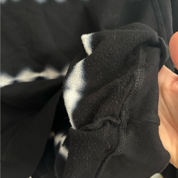 Electric Rose Cropped tie Dye Black & White Shirt / Pullover Sz M - Picture 9 of 11